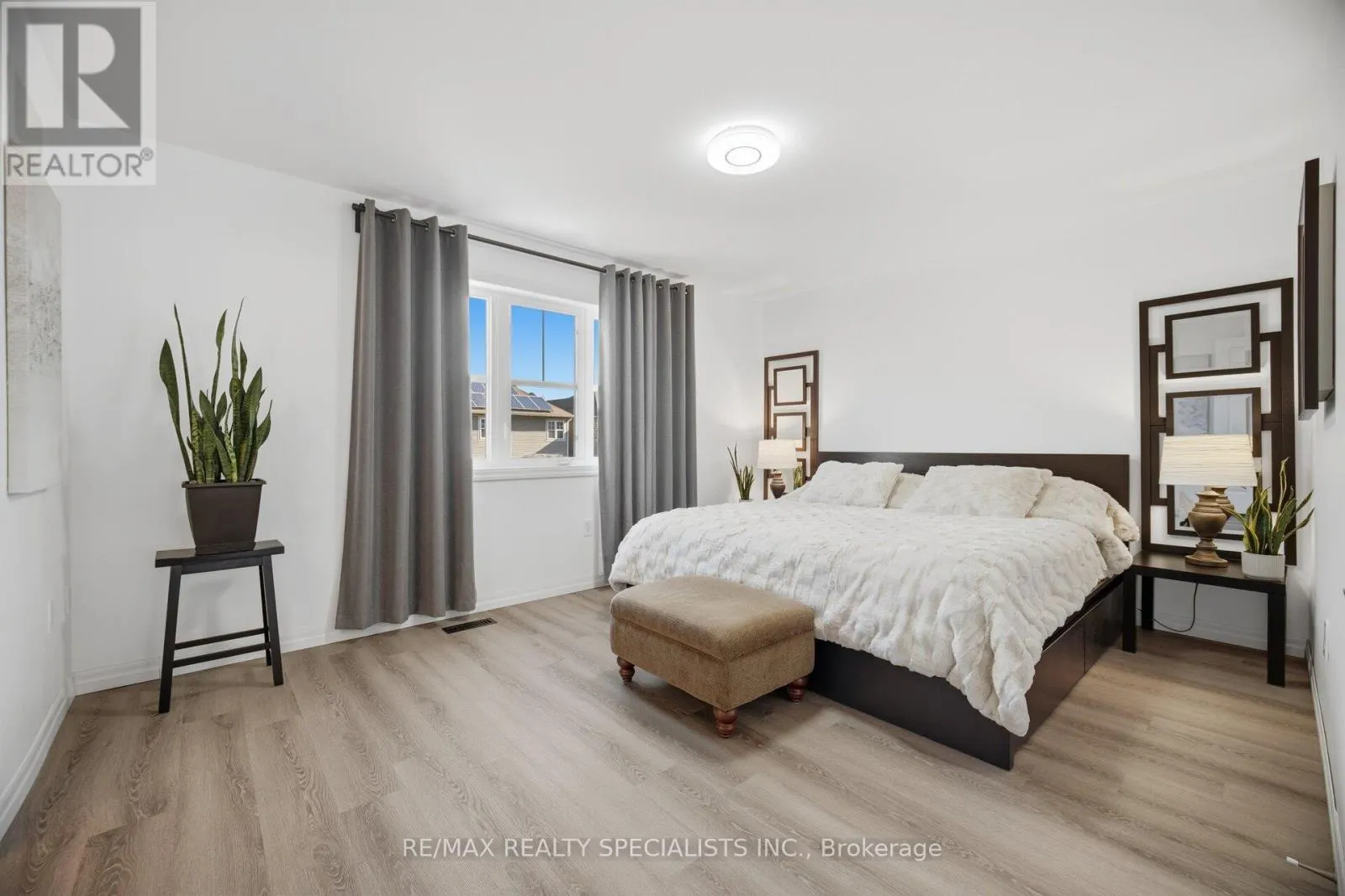 306 MONTREAL CIRCLE