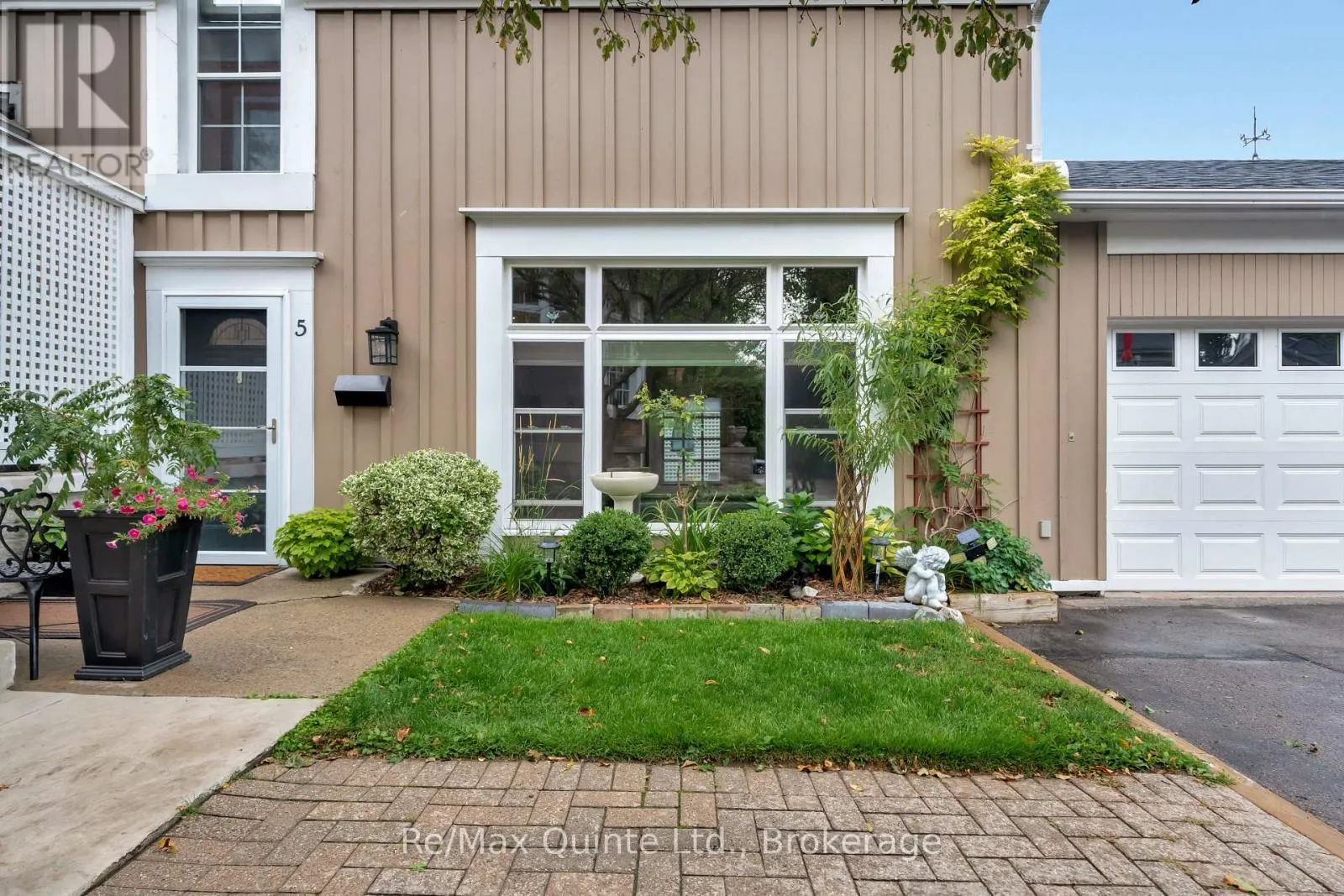 5 - 99 BRIDGE STREET E #5