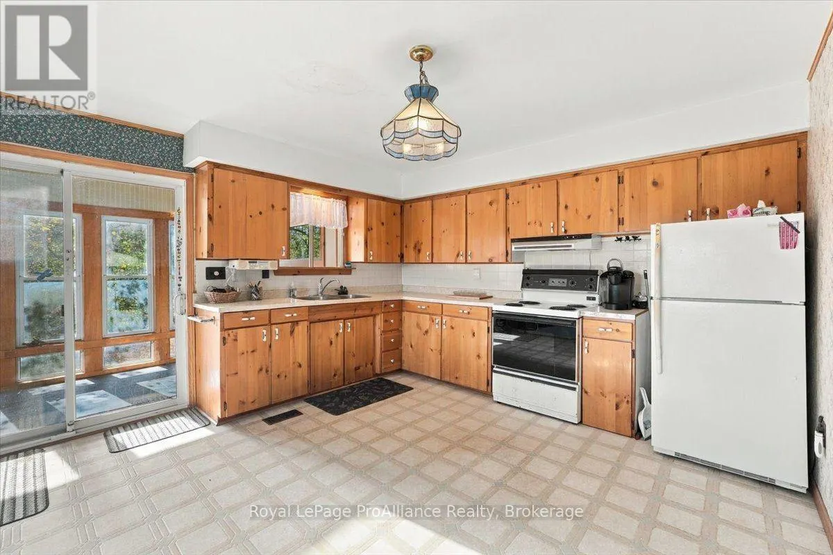 2096 HOLLOWVIEW ROAD