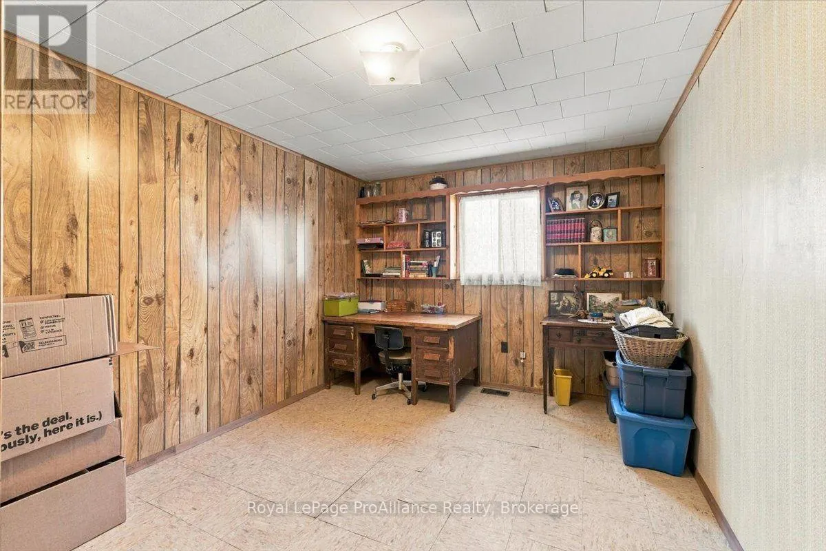 2096 HOLLOWVIEW ROAD
