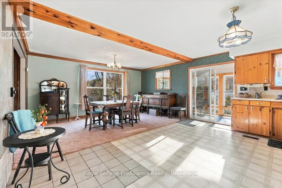 2096 HOLLOWVIEW ROAD