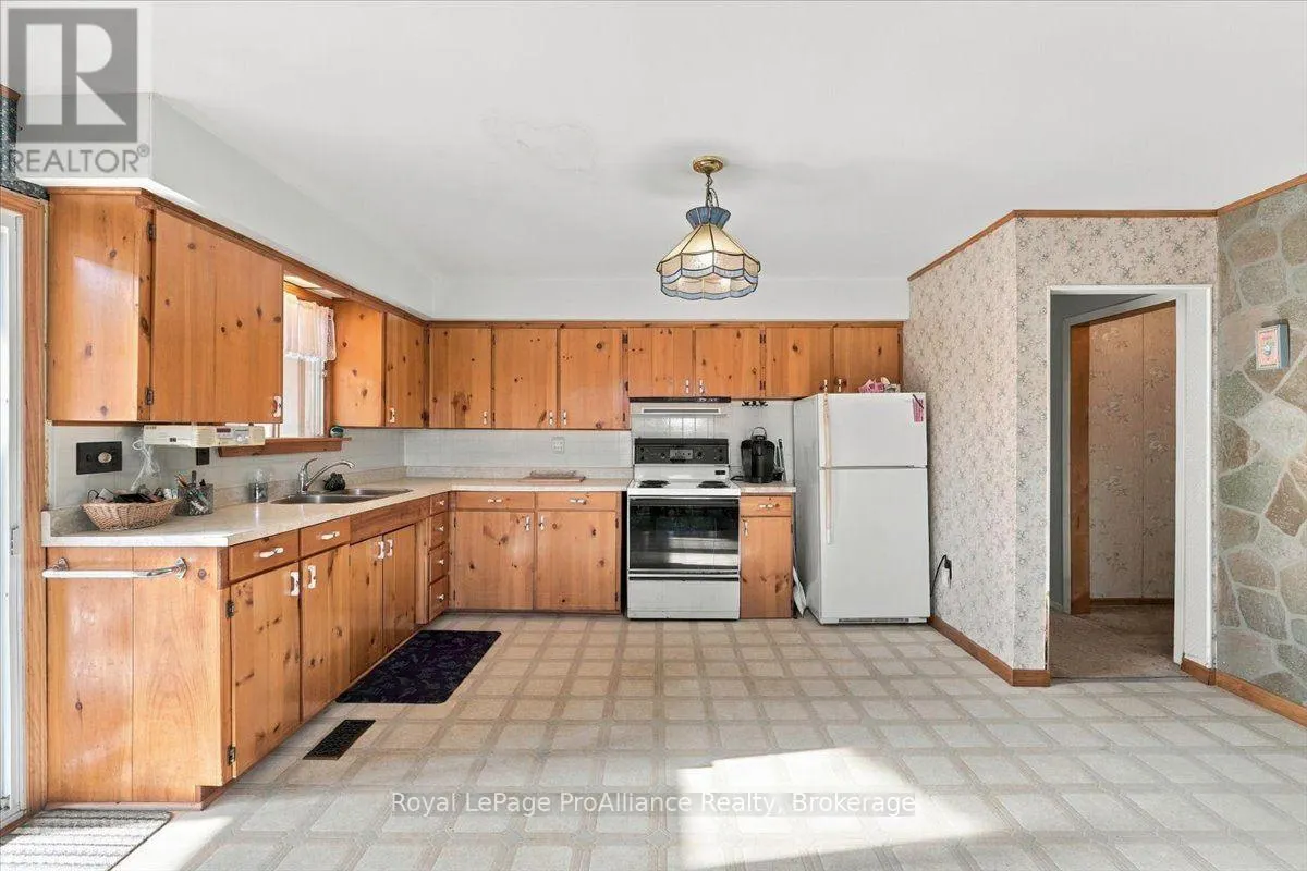2096 HOLLOWVIEW ROAD