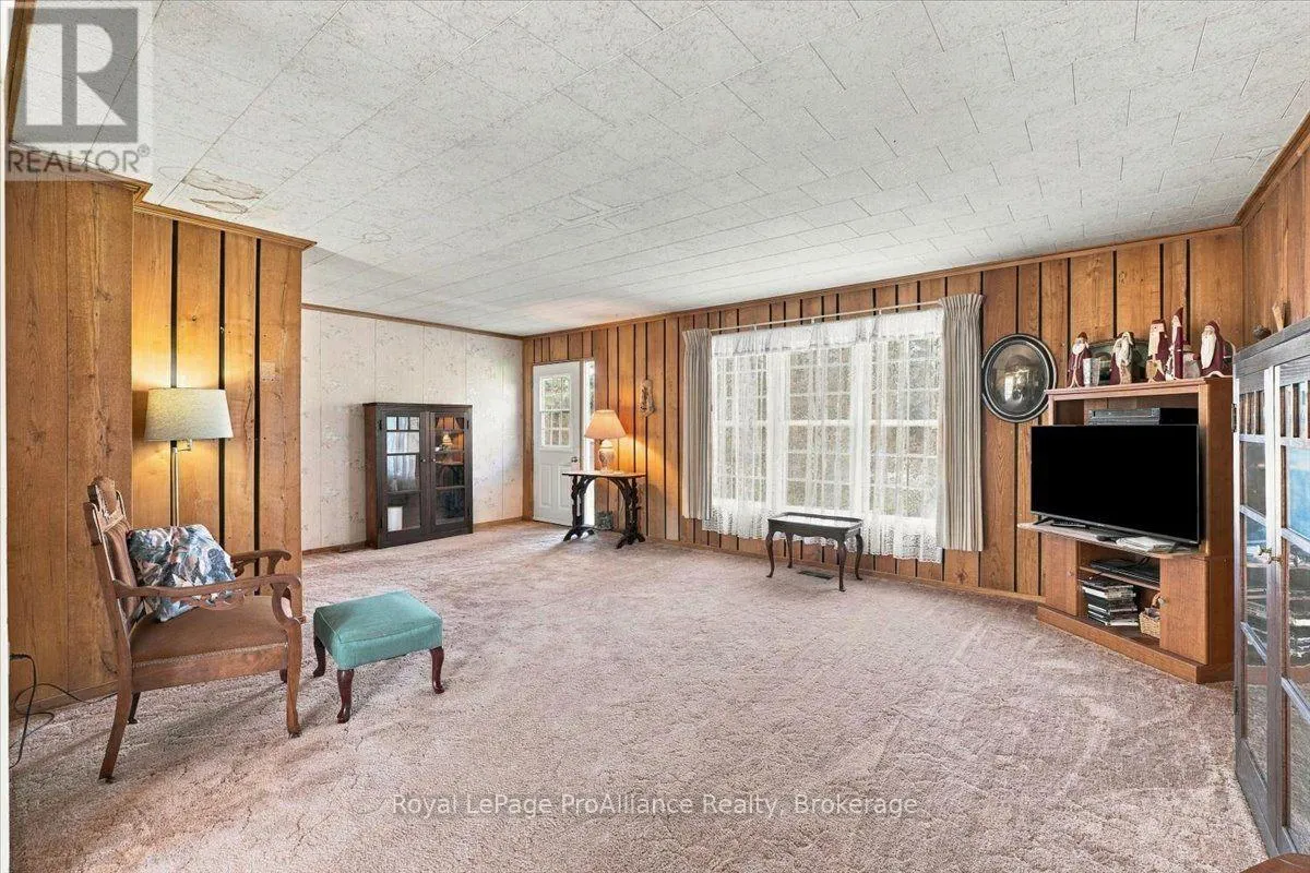 2096 HOLLOWVIEW ROAD