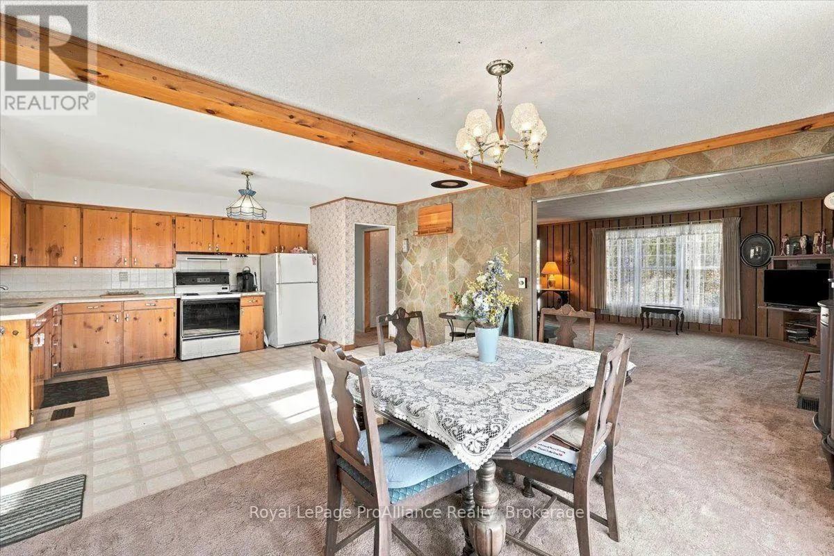 2096 HOLLOWVIEW ROAD