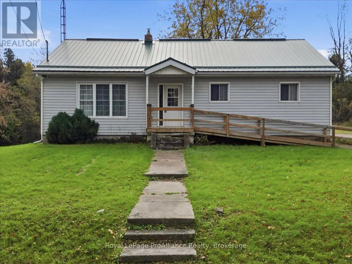 2096 HOLLOWVIEW ROAD