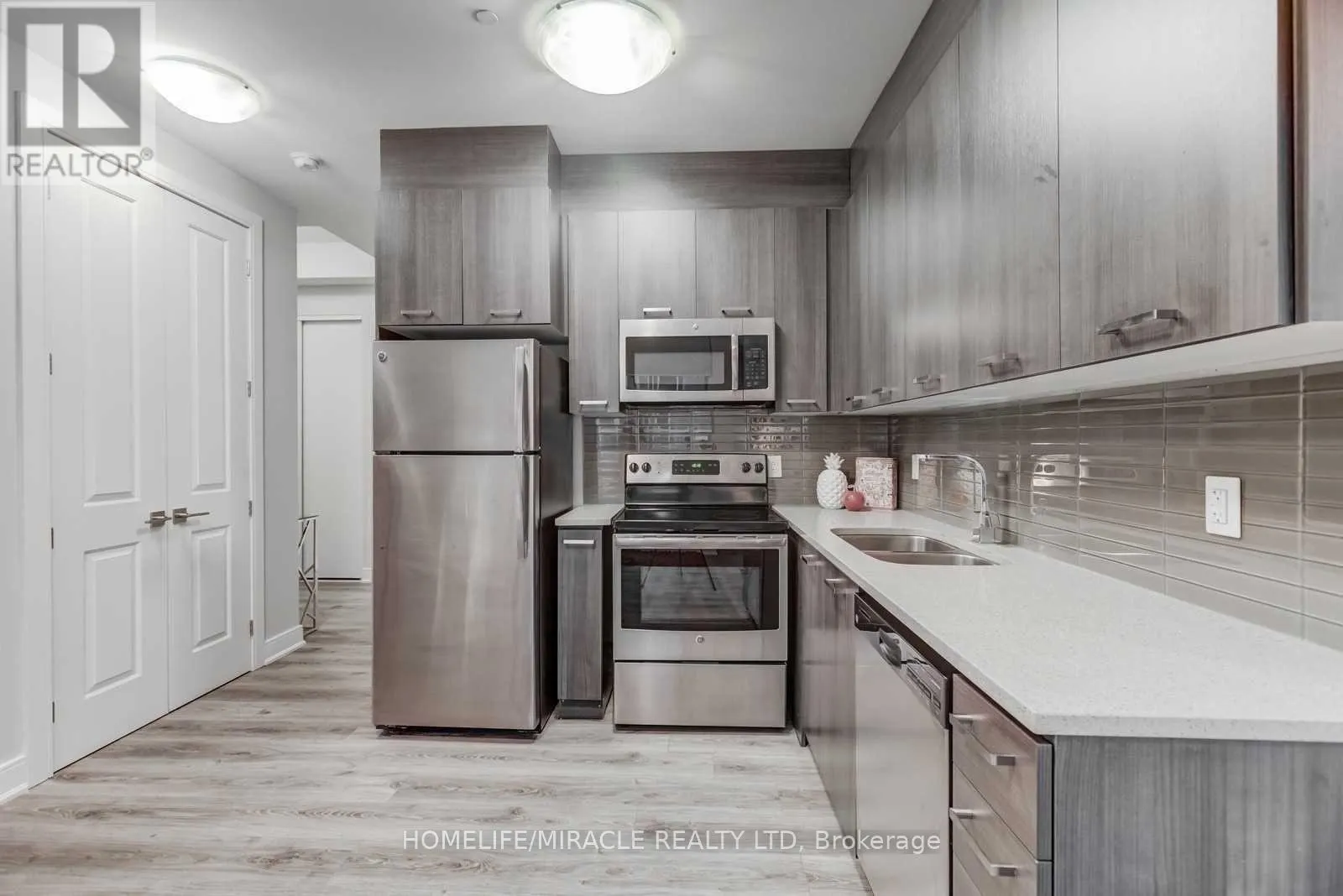 516 - 150 MAIN STREET W