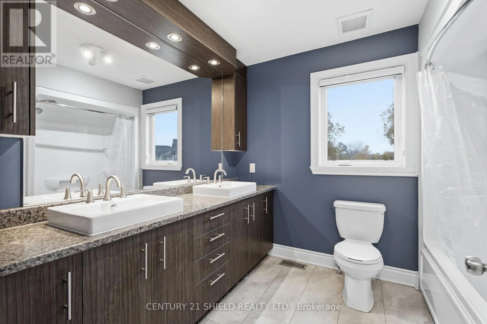 1140 CLEMENT COURT