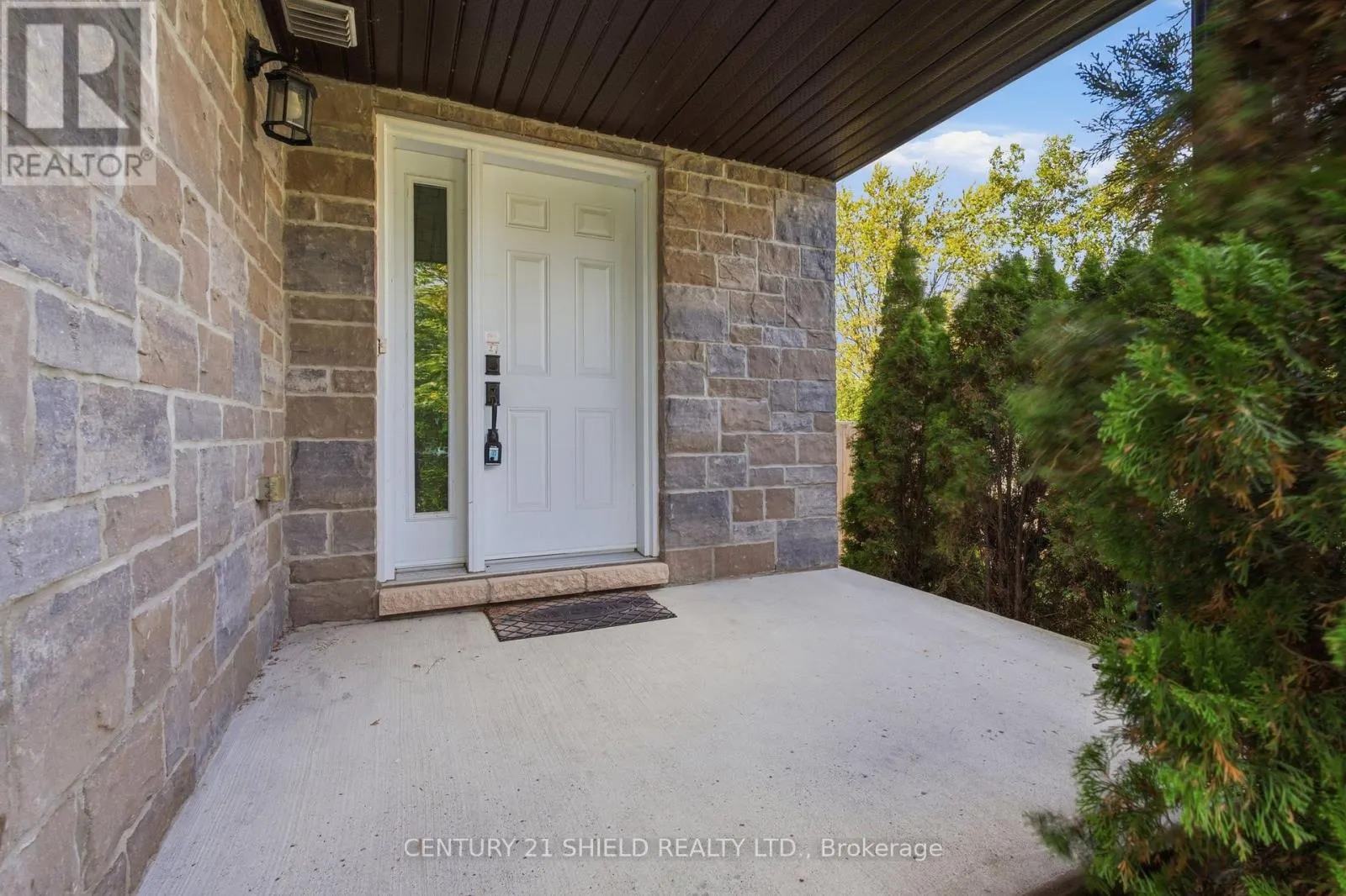 1140 CLEMENT COURT