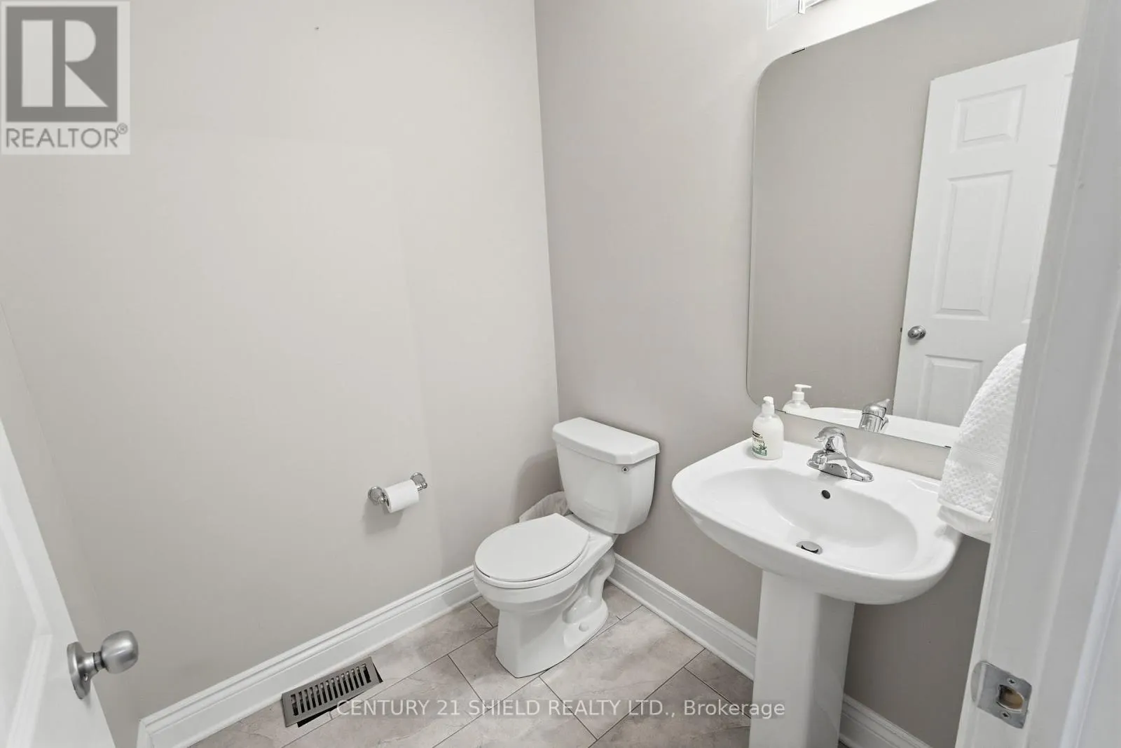 1140 CLEMENT COURT