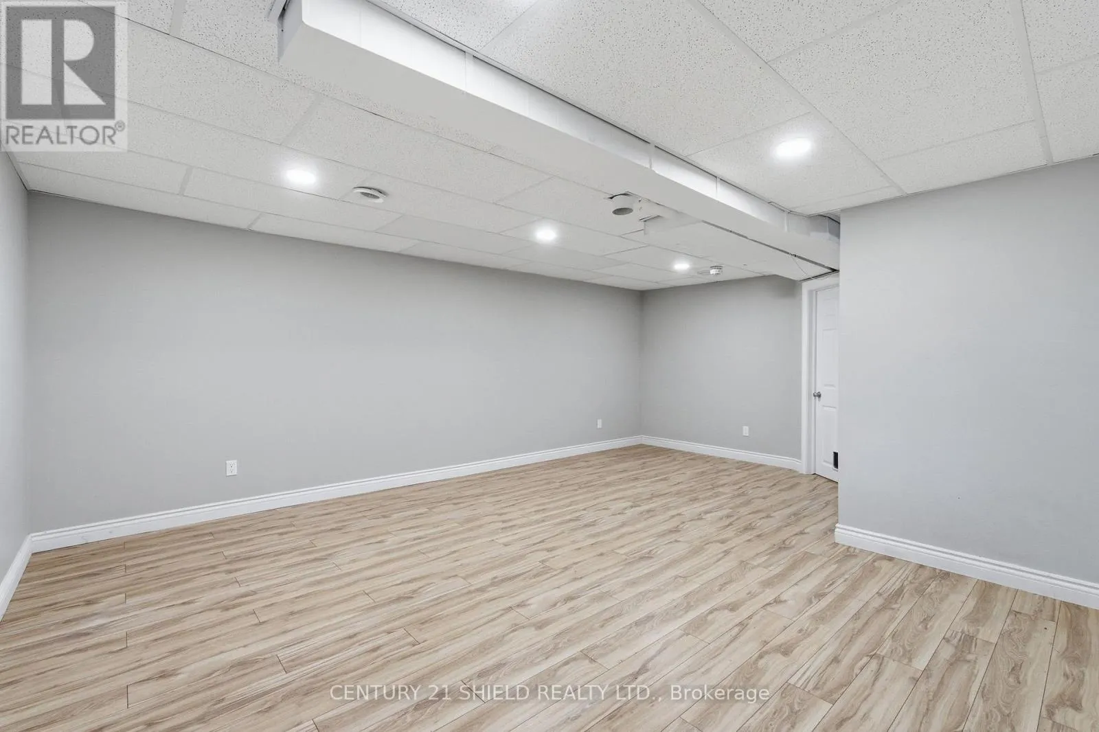 1140 CLEMENT COURT