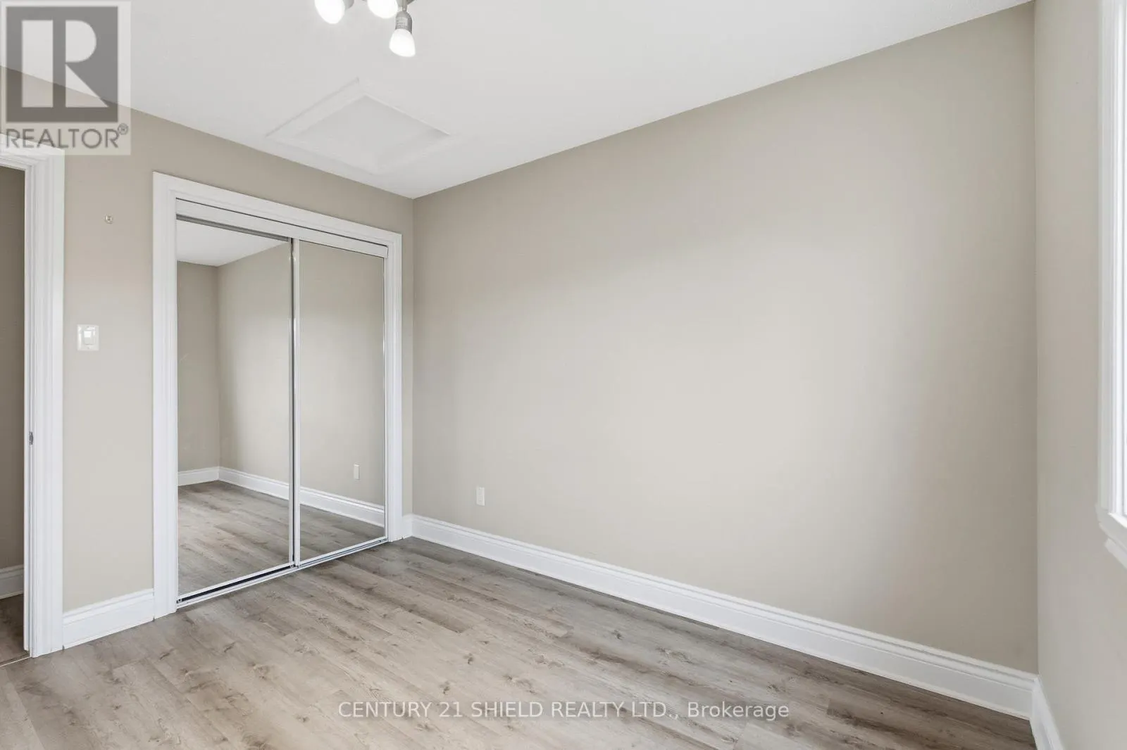 1140 CLEMENT COURT
