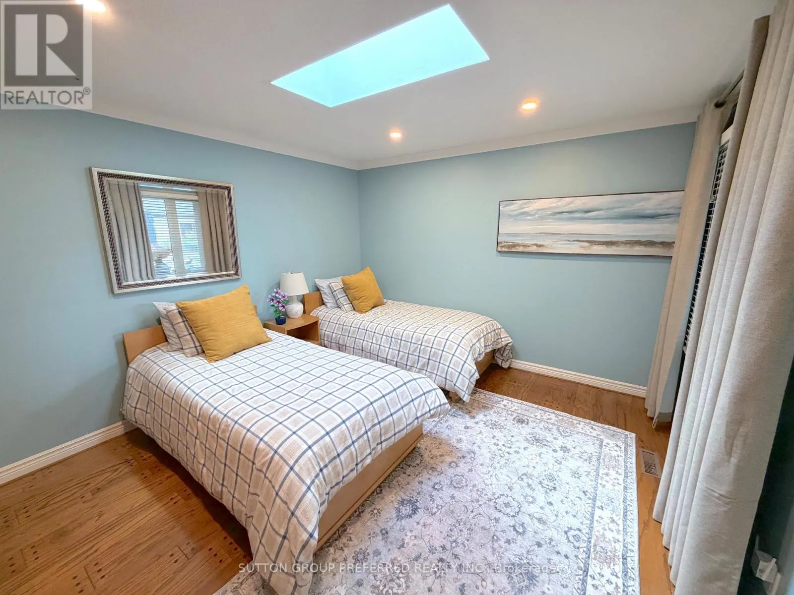 4 - 163 PINE VALLEY DRIVE #4