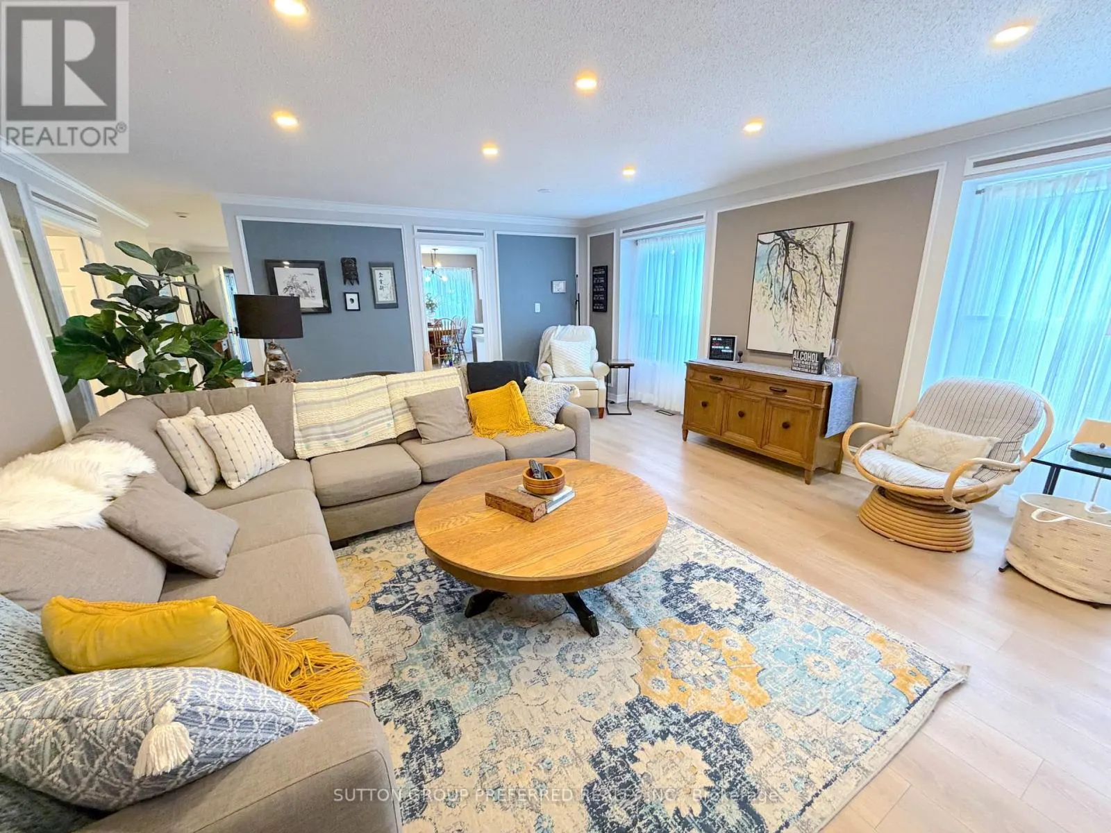 4 - 163 PINE VALLEY DRIVE #4