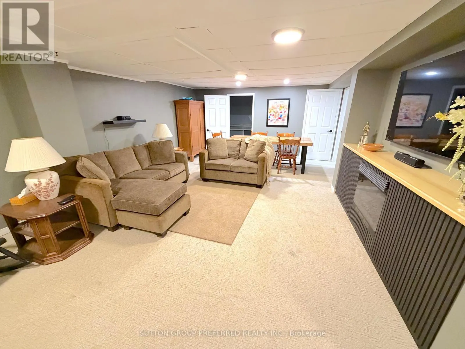 4 - 163 PINE VALLEY DRIVE #4