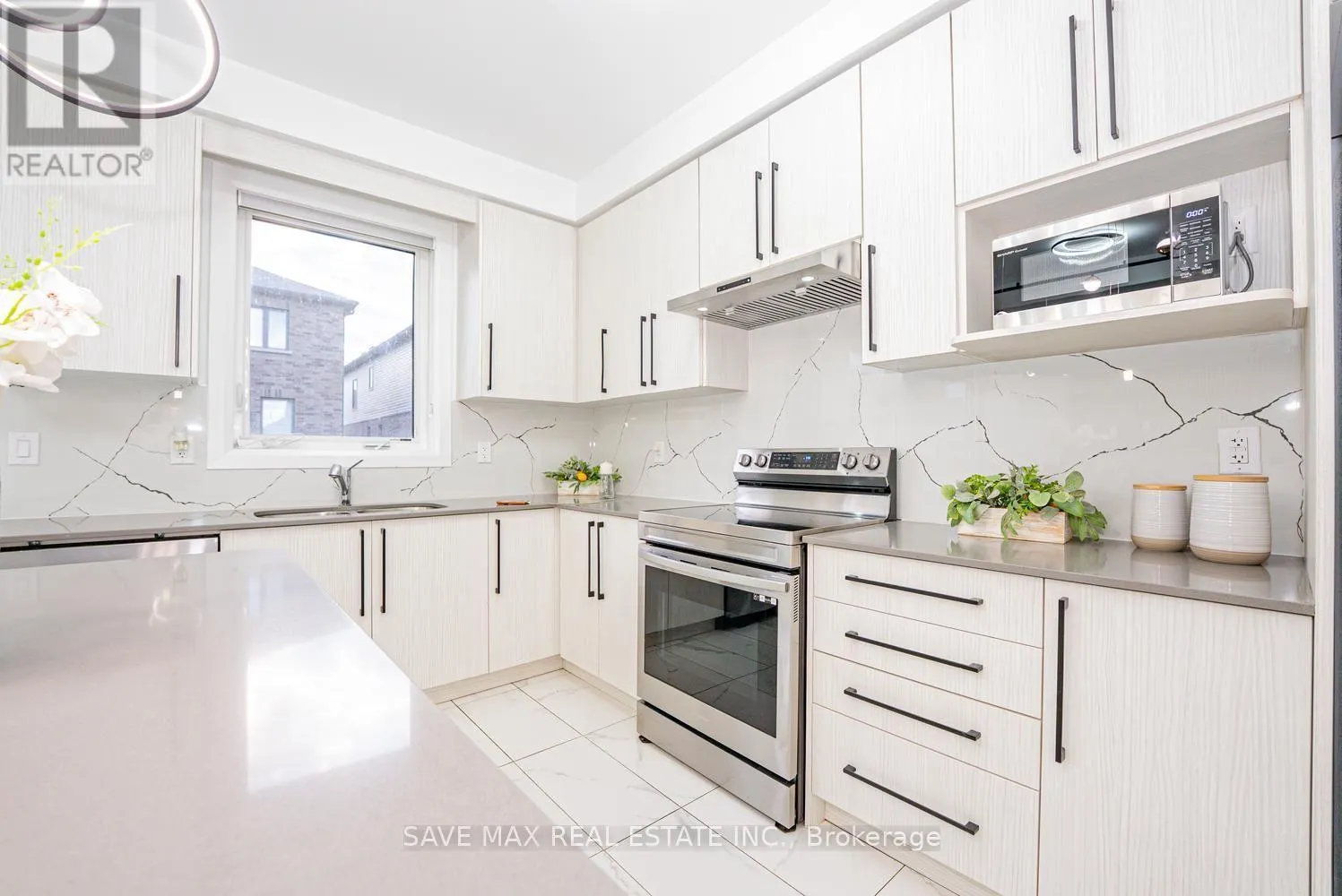 42 PRINCE PHILIP BOULEVARD