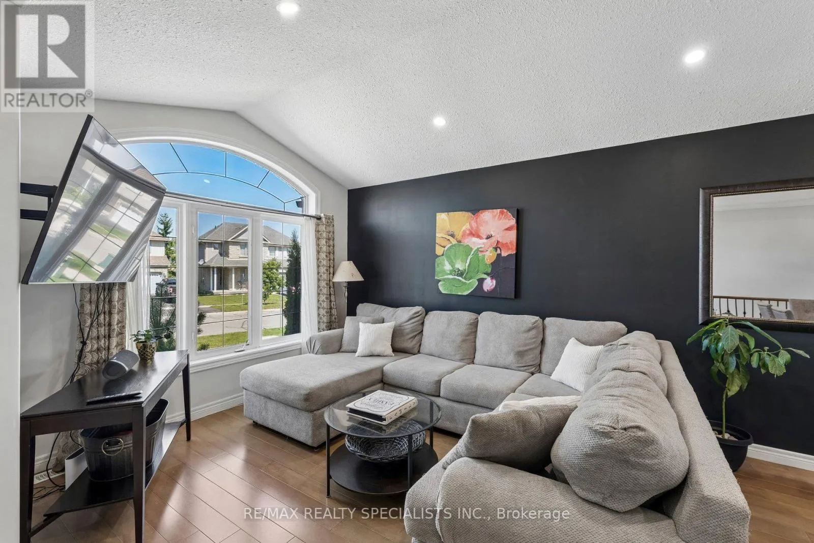 375 FAIRWAY ROAD