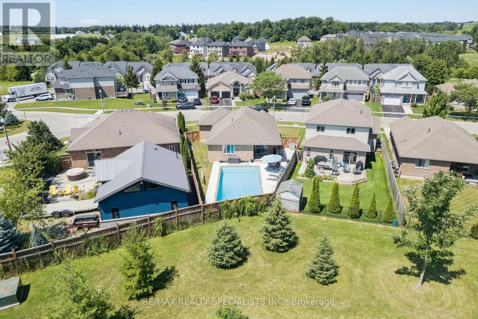 375 FAIRWAY ROAD