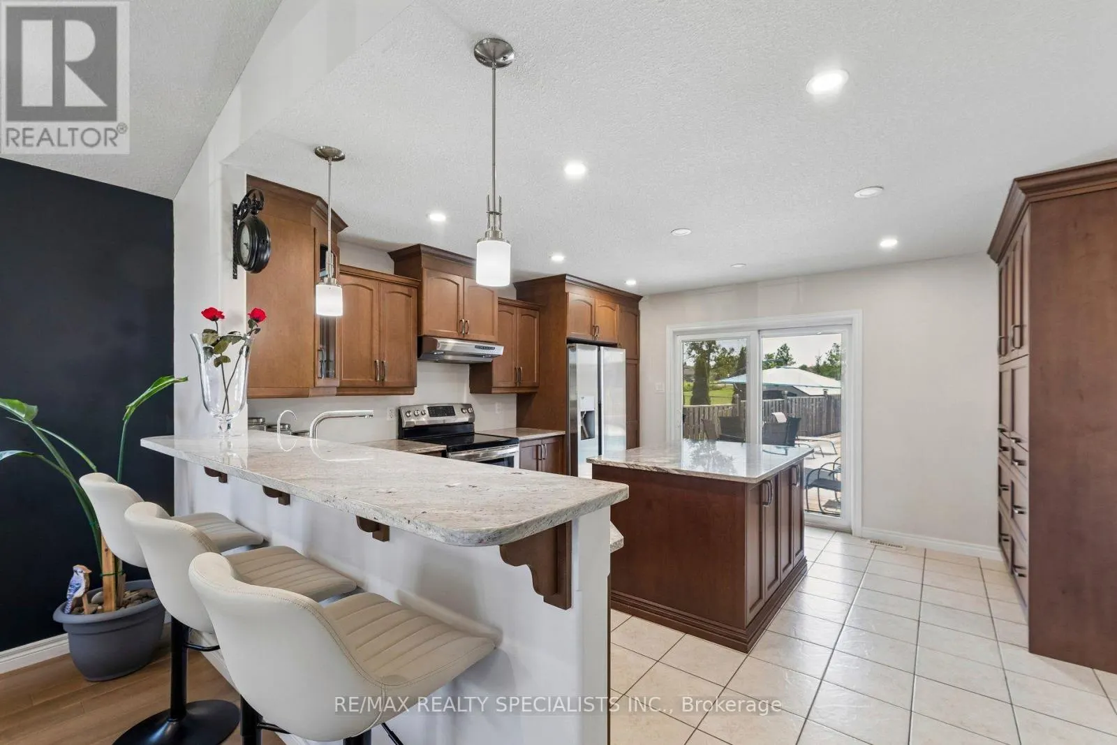 375 FAIRWAY ROAD