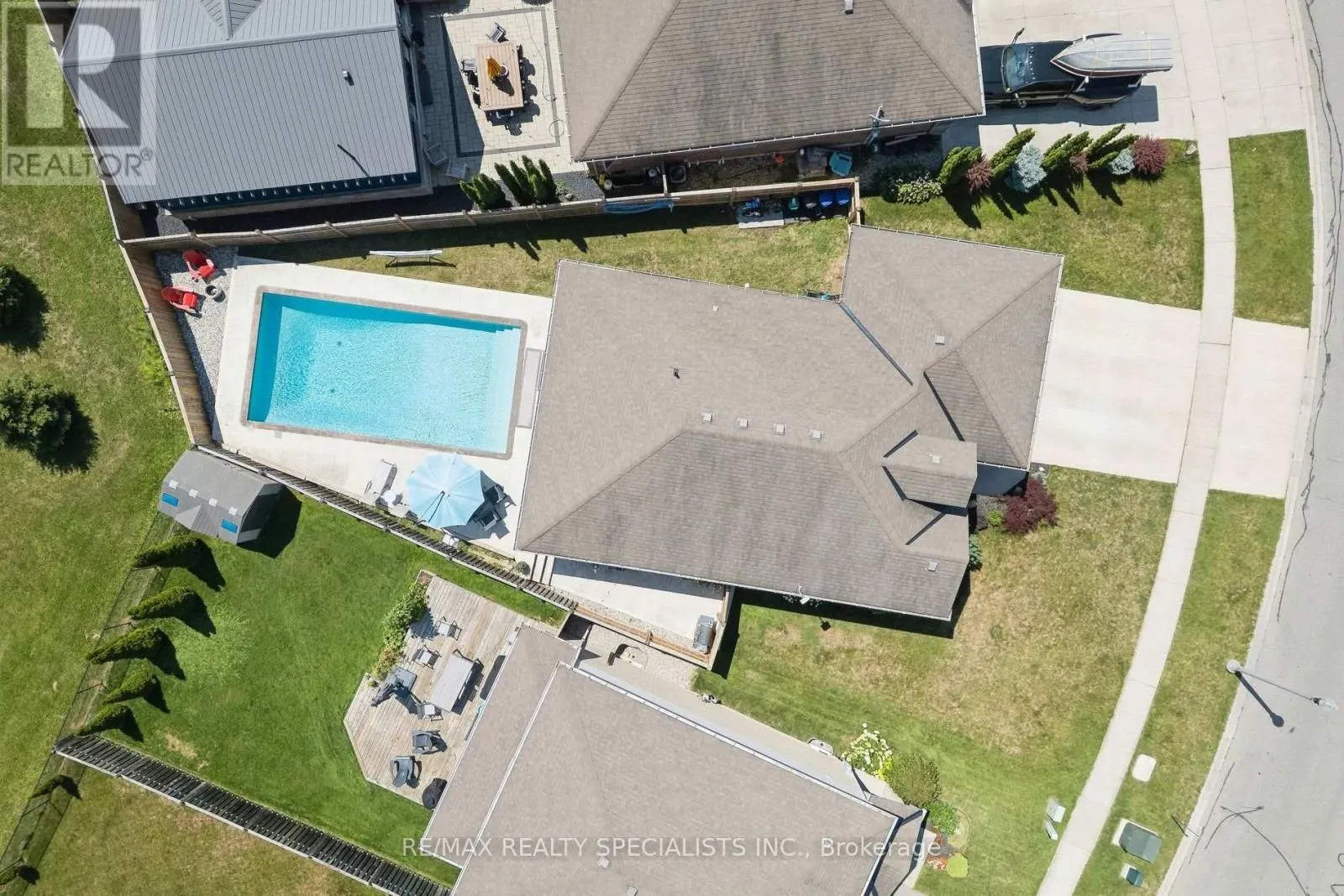 375 FAIRWAY ROAD