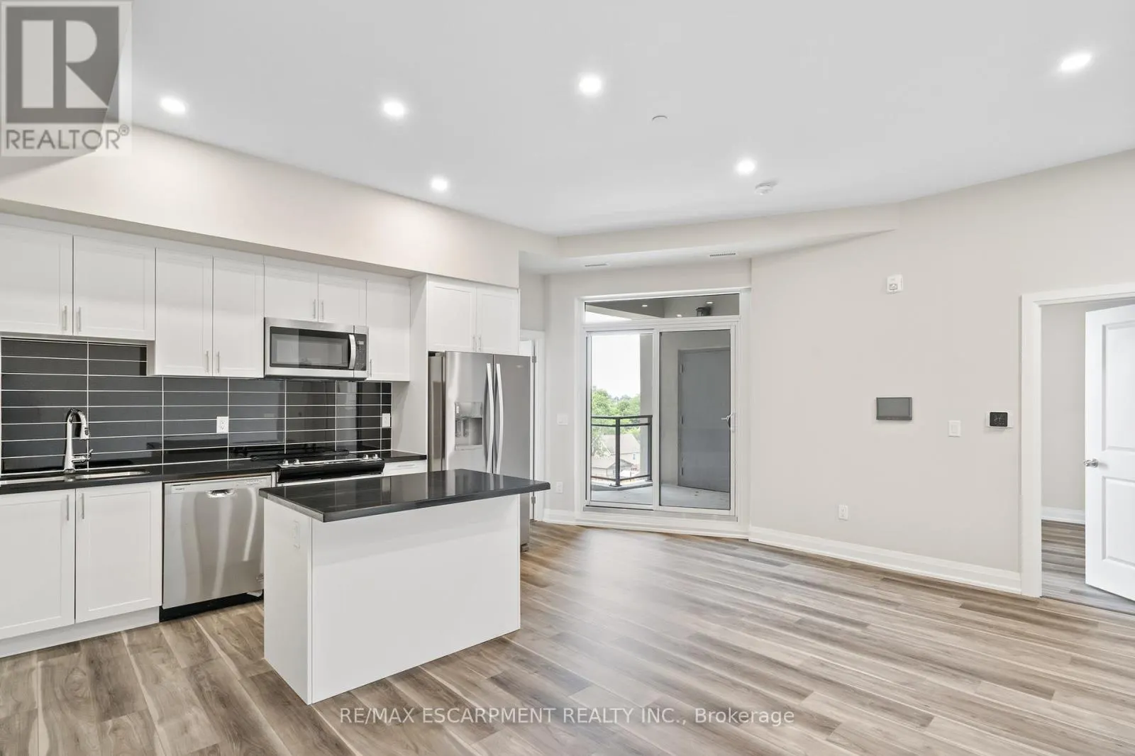 UP 09 - 50 HERRICK AVENUE