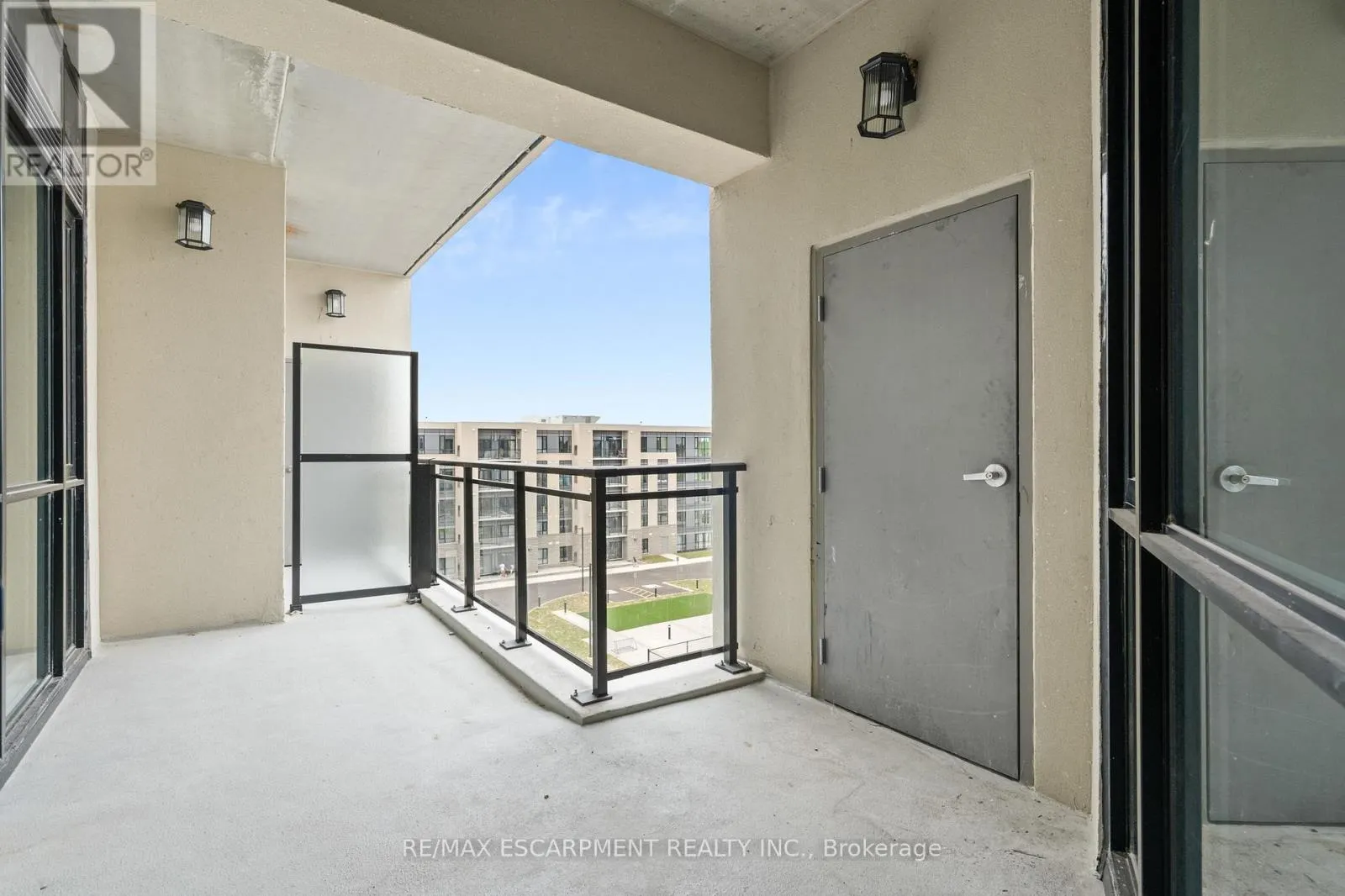 UP 09 - 50 HERRICK AVENUE