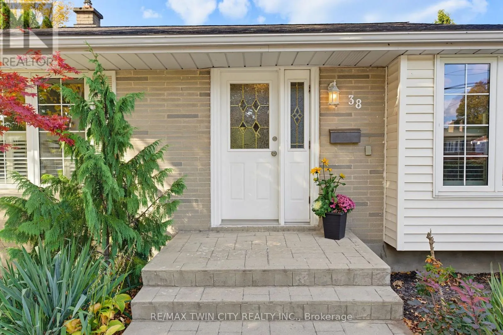 38 VARADI AVENUE