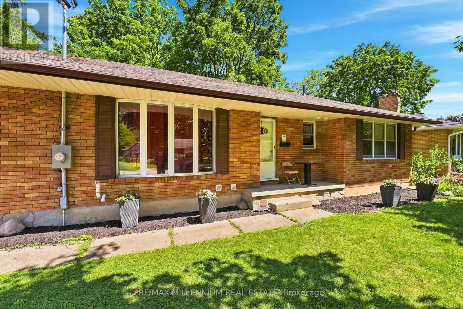 22 MONTGOMERY ROAD
