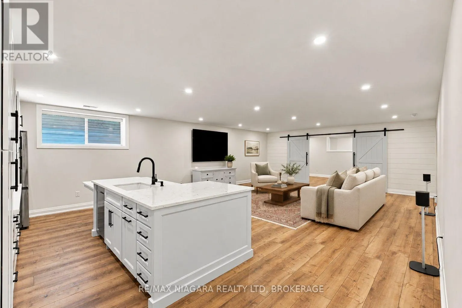 1A BAYBERRY LANE