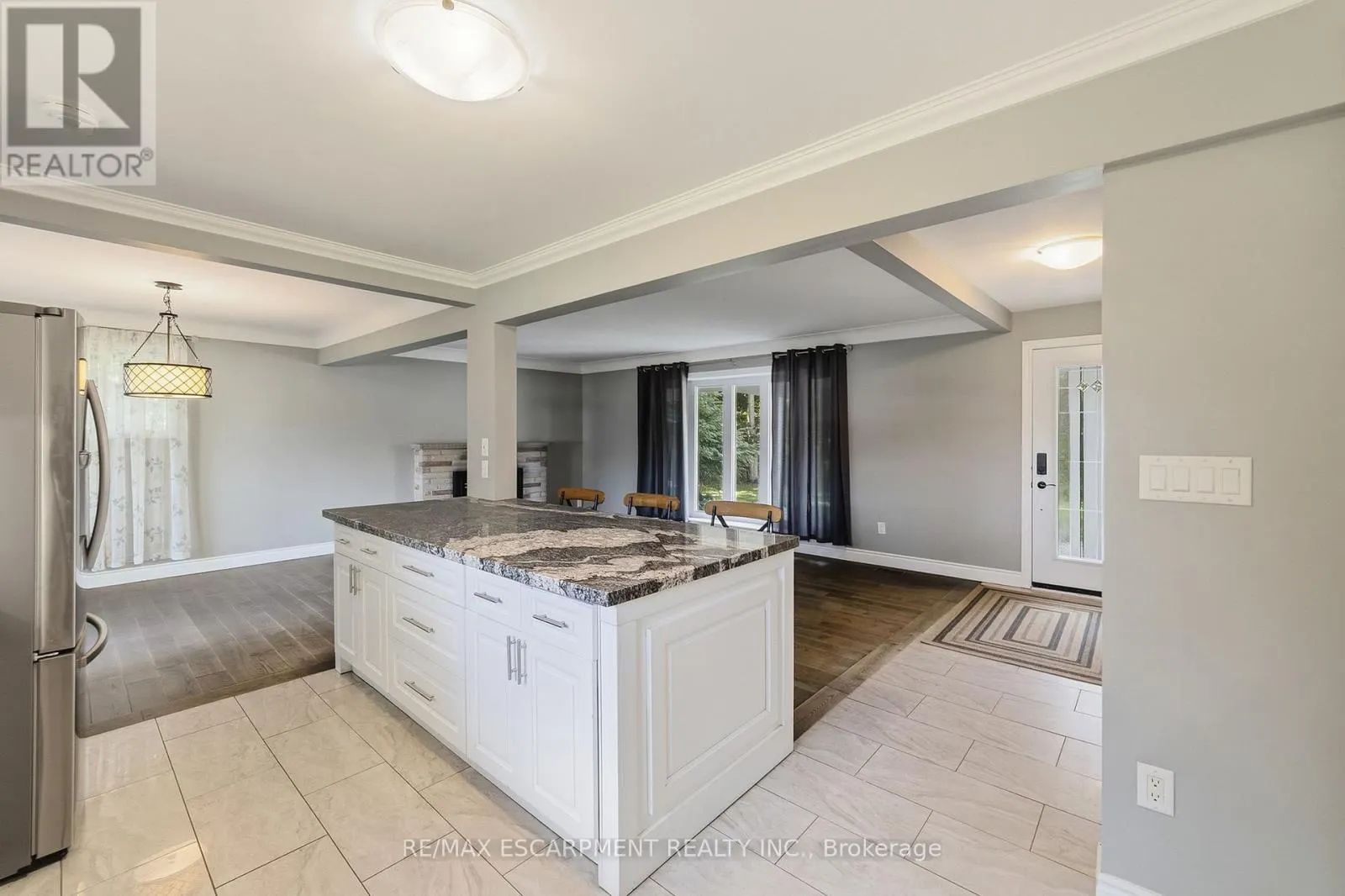 205 SUNNYRIDGE ROAD