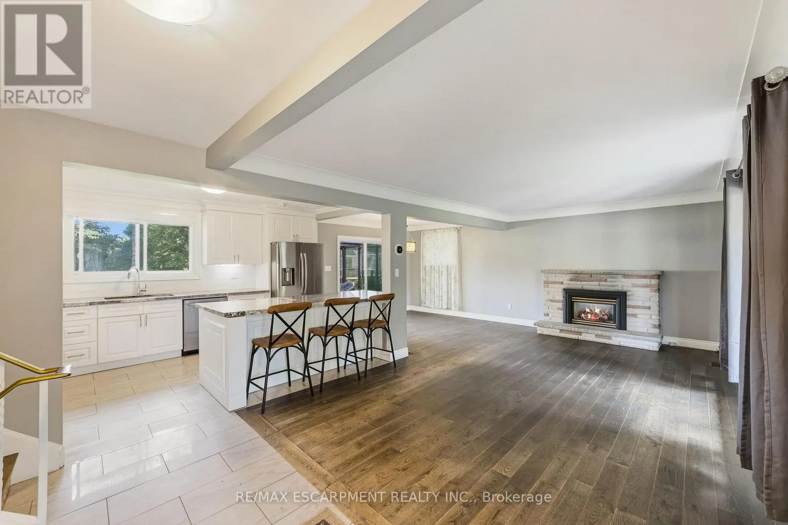 205 SUNNYRIDGE ROAD