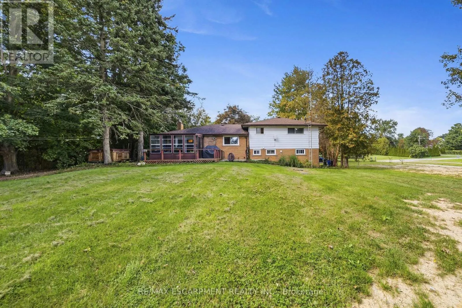 205 SUNNYRIDGE ROAD