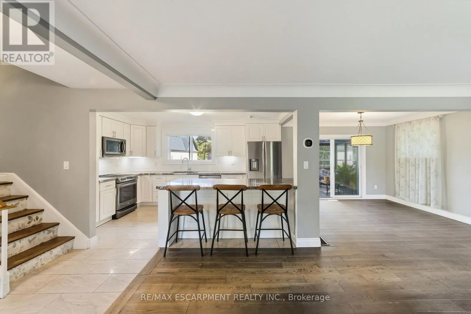 205 SUNNYRIDGE ROAD