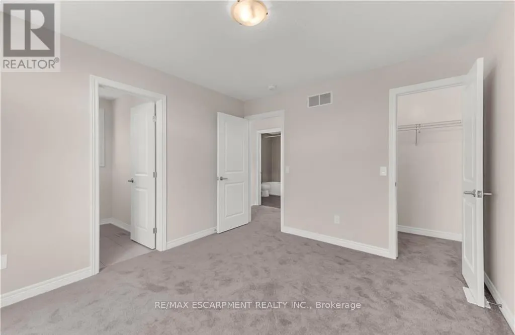 39 - 19 PICARDY DRIVE