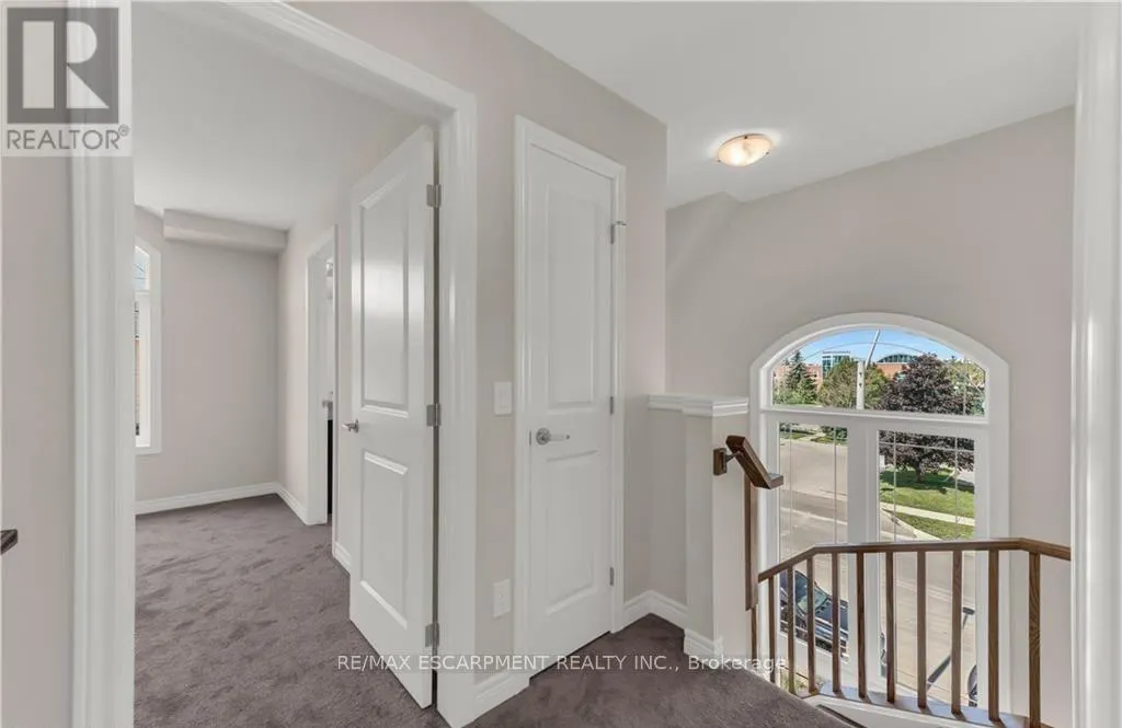 39 - 19 PICARDY DRIVE