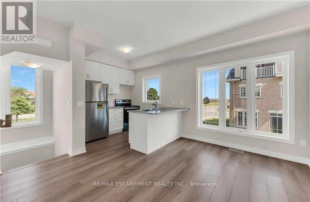 39 - 19 PICARDY DRIVE