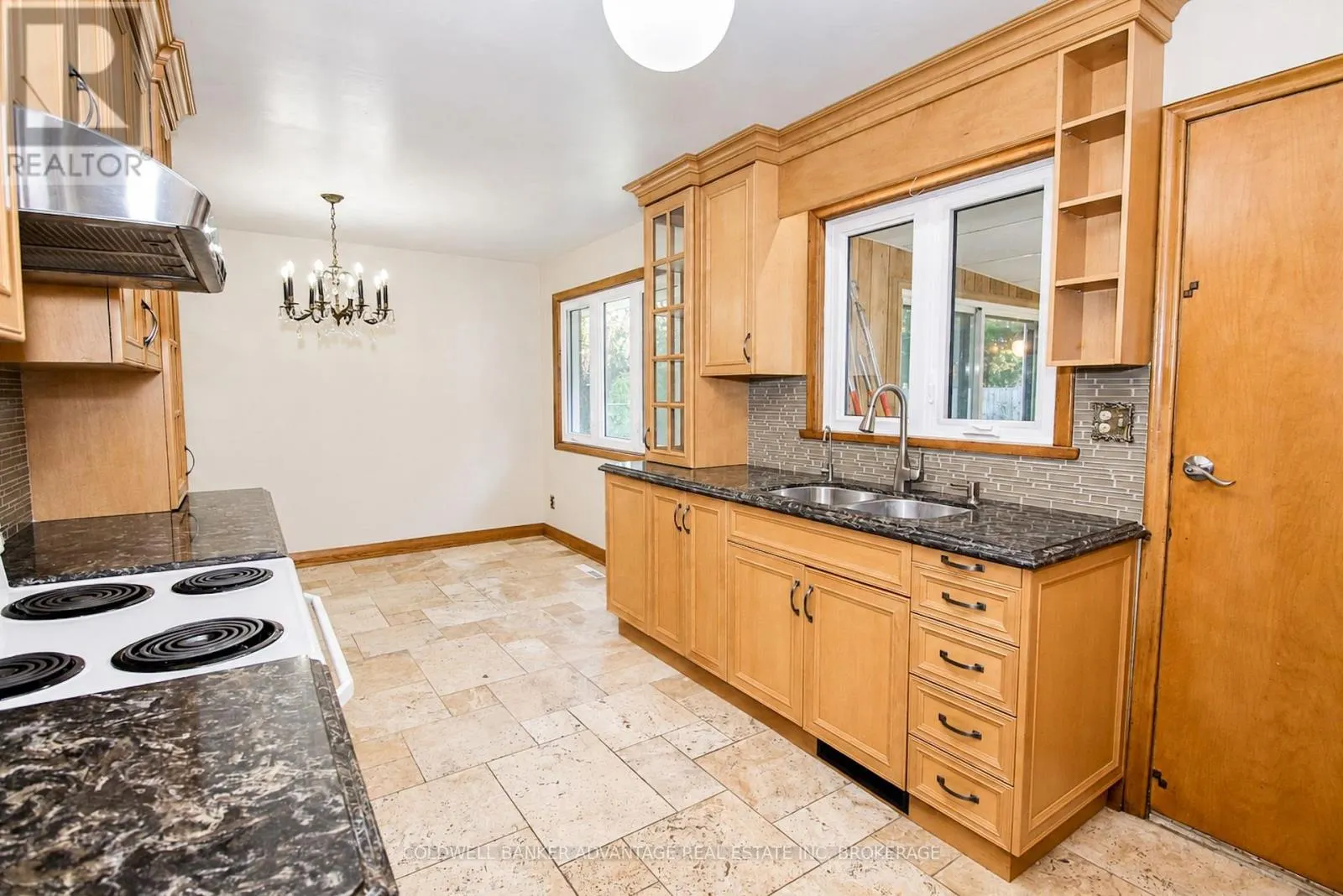 490 NIAGARA STREET