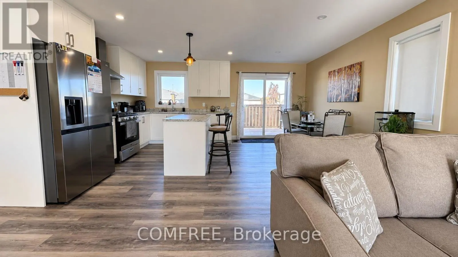 32 HAWTHORNE CRESCENT