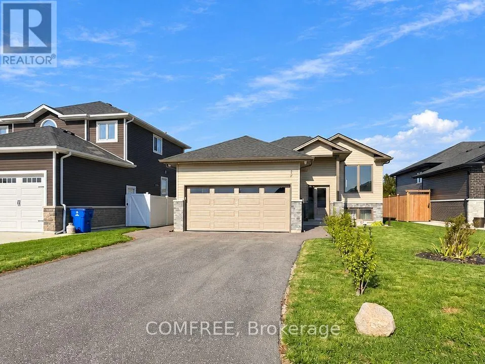 32 HAWTHORNE CRESCENT