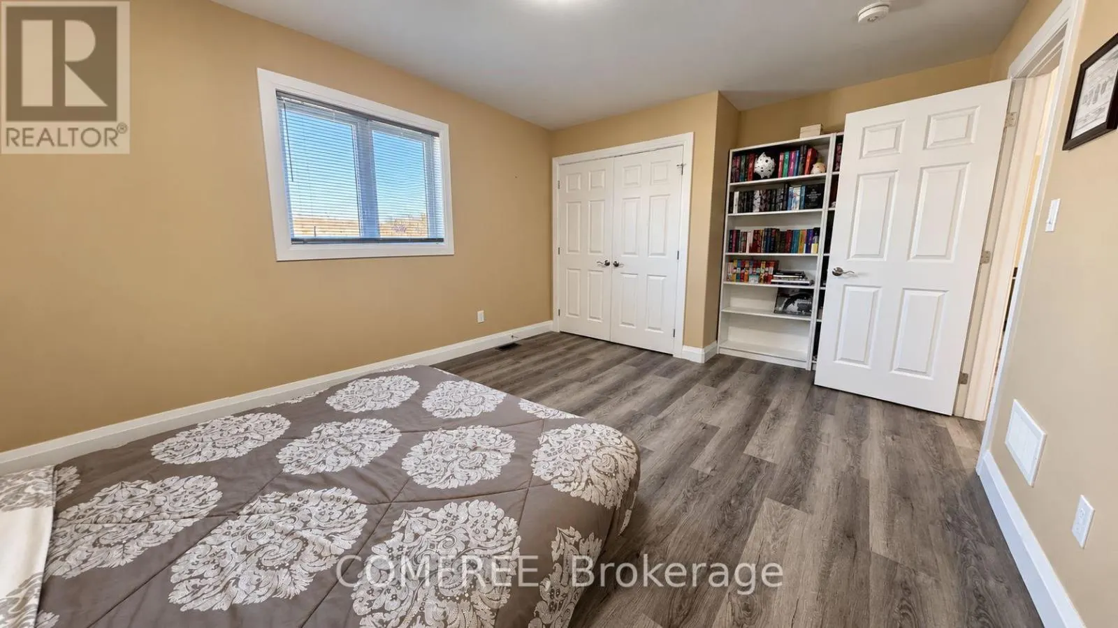 32 HAWTHORNE CRESCENT