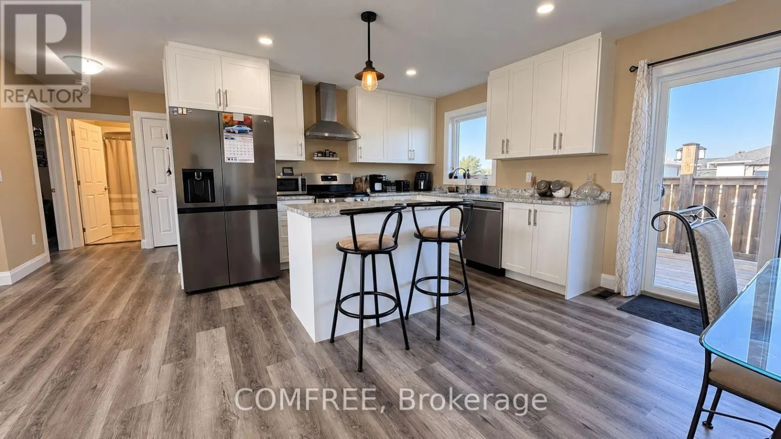 32 HAWTHORNE CRESCENT
