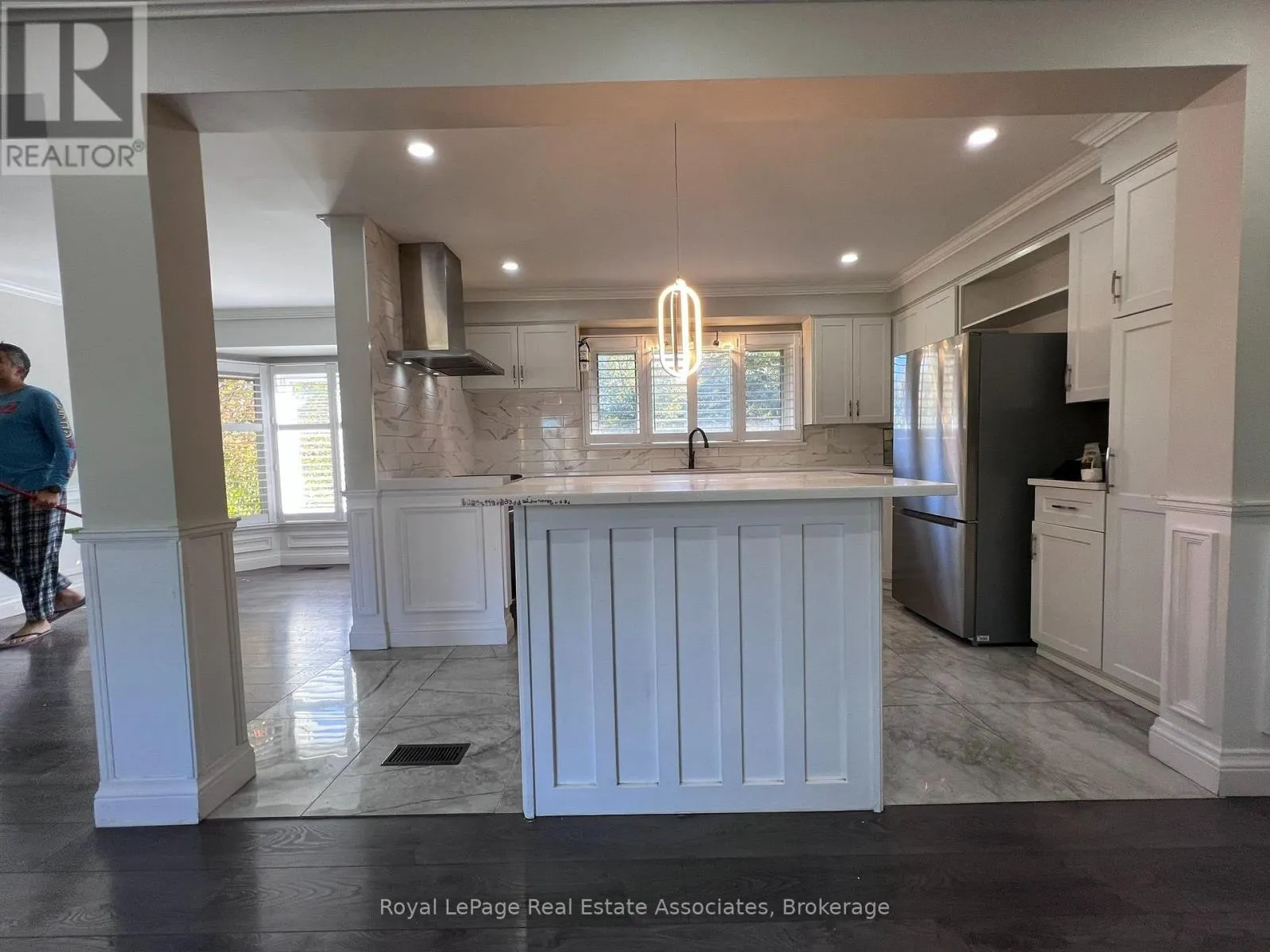 UPPER - 222 COLUMBIA DRIVE