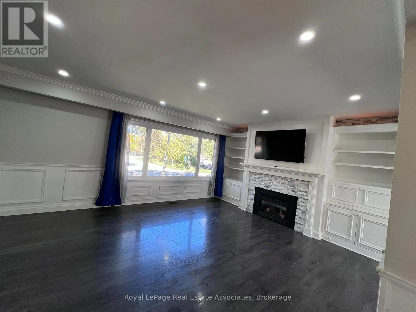 UPPER - 222 COLUMBIA DRIVE