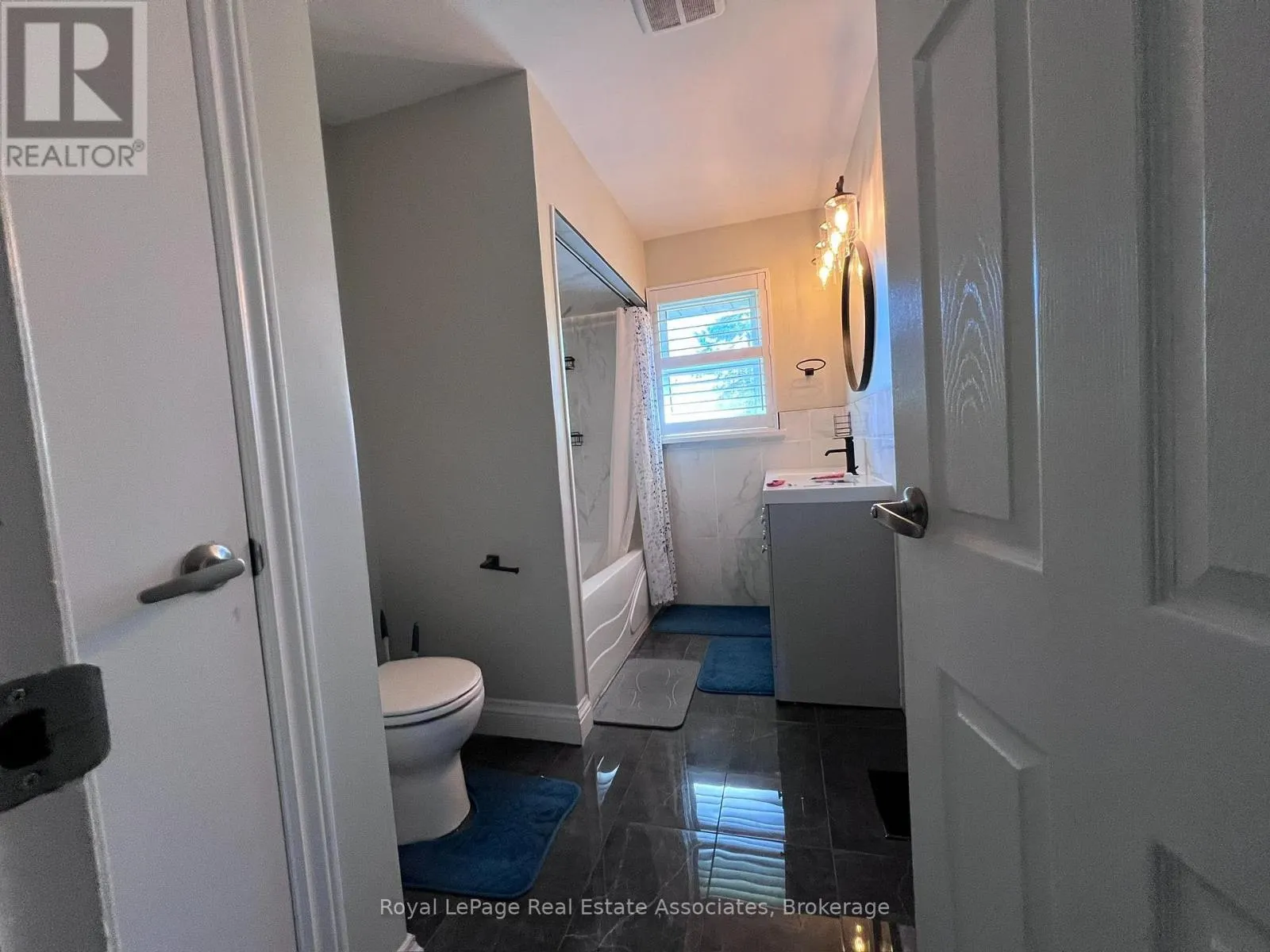 UPPER - 222 COLUMBIA DRIVE