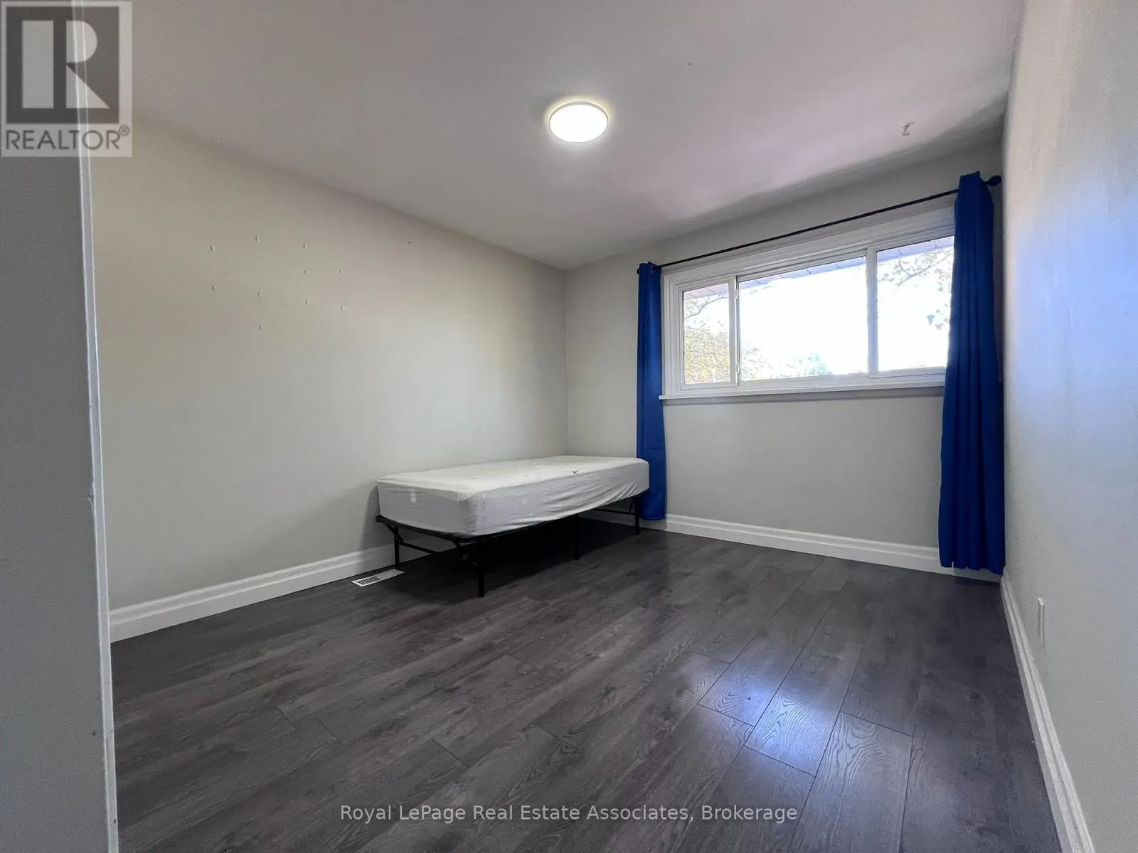 UPPER - 222 COLUMBIA DRIVE