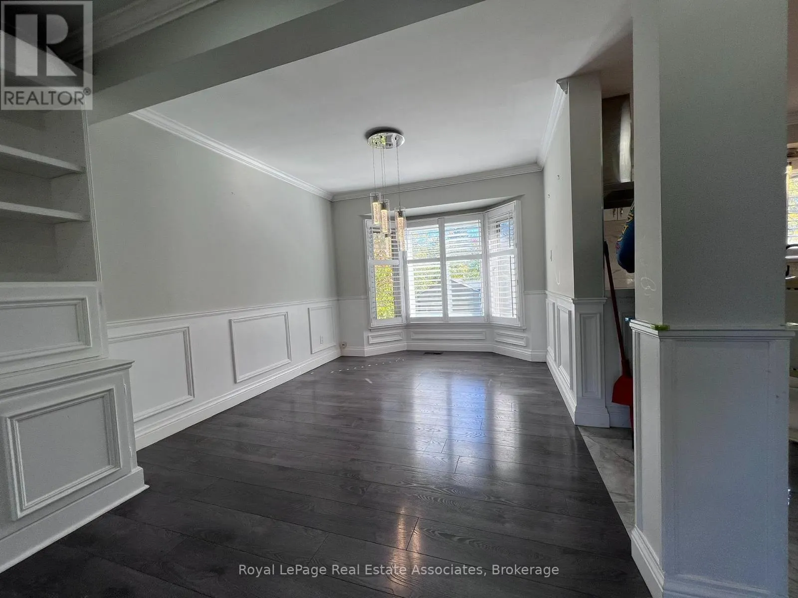 UPPER - 222 COLUMBIA DRIVE