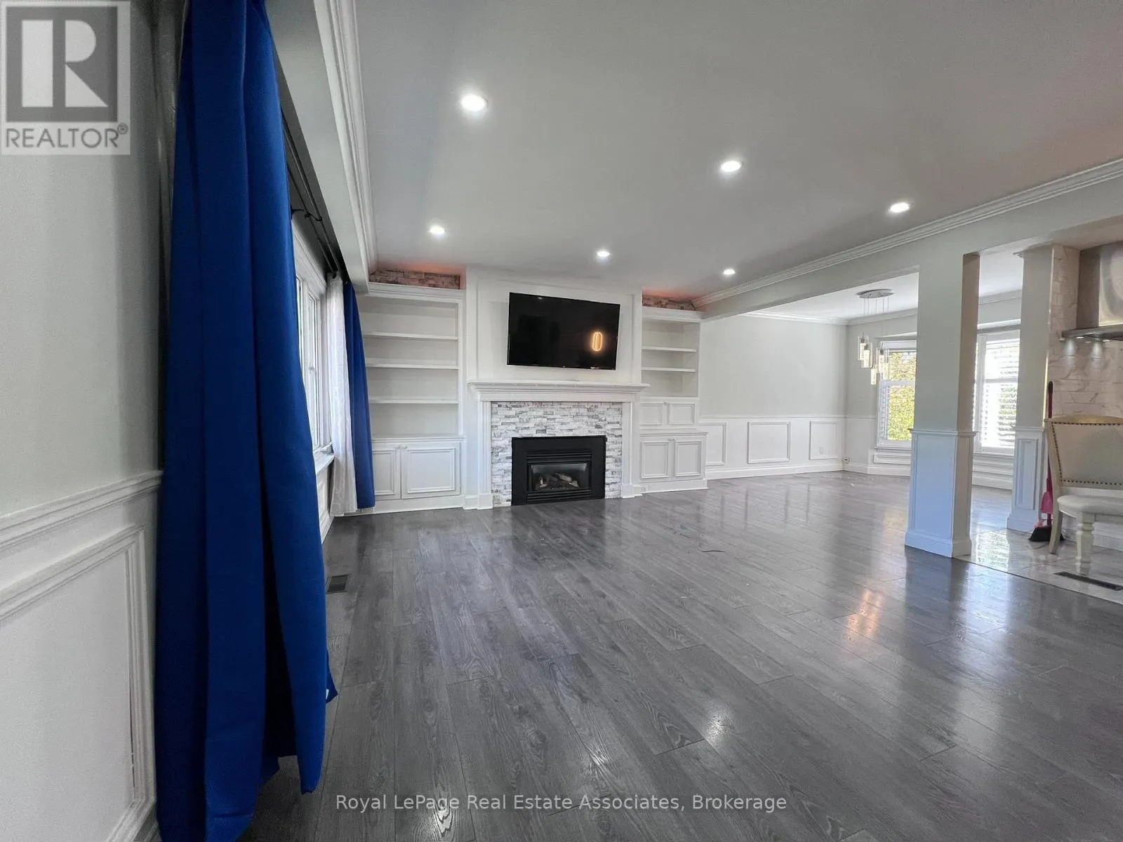 UPPER - 222 COLUMBIA DRIVE