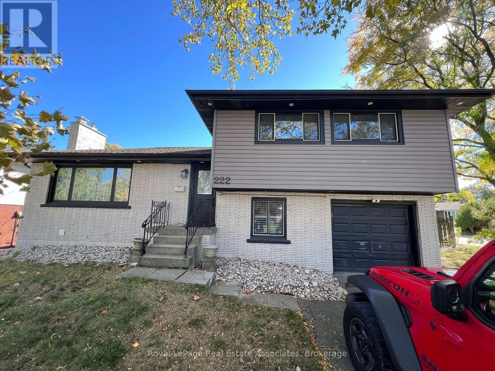 UPPER - 222 COLUMBIA DRIVE