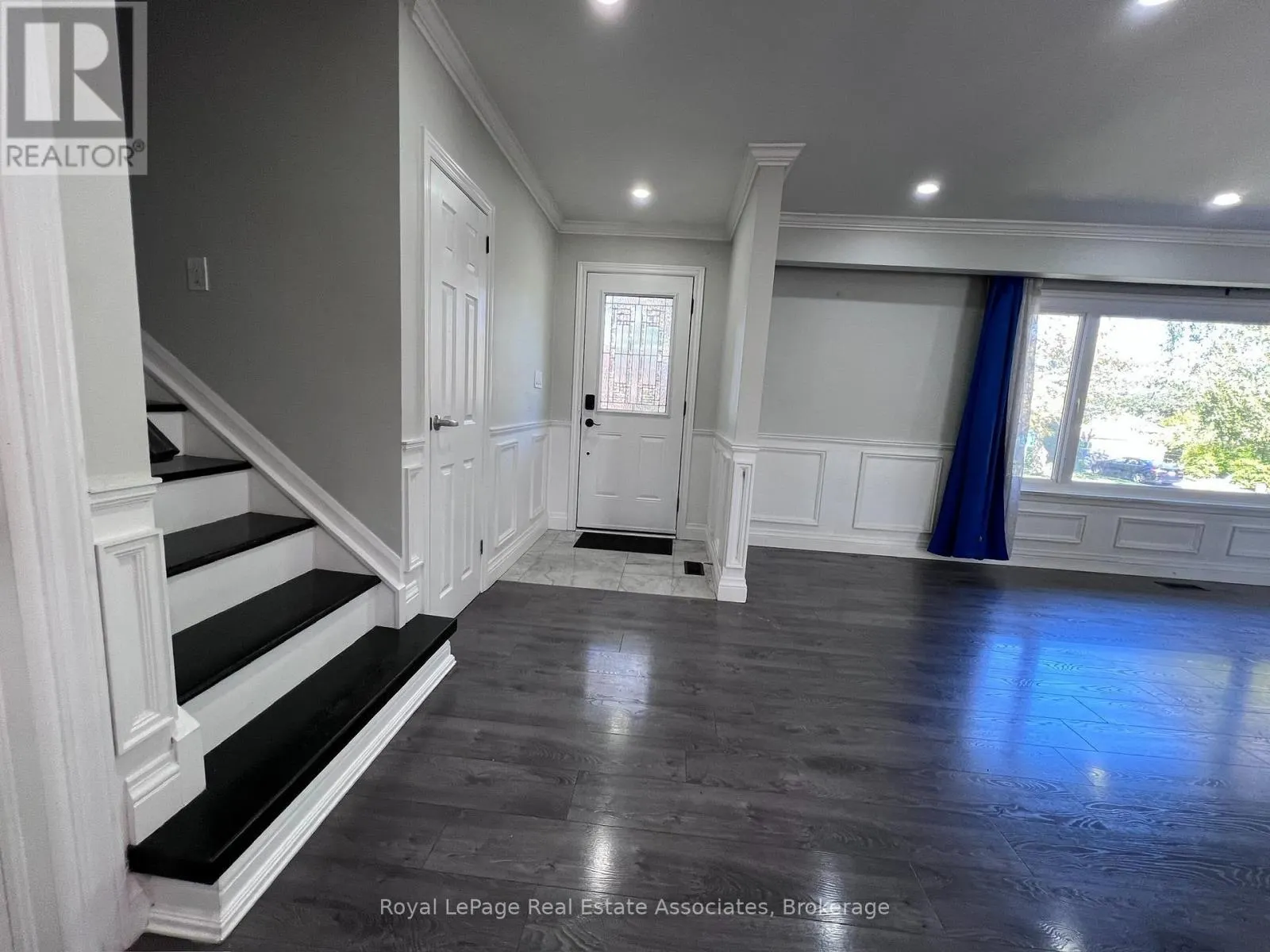 UPPER - 222 COLUMBIA DRIVE