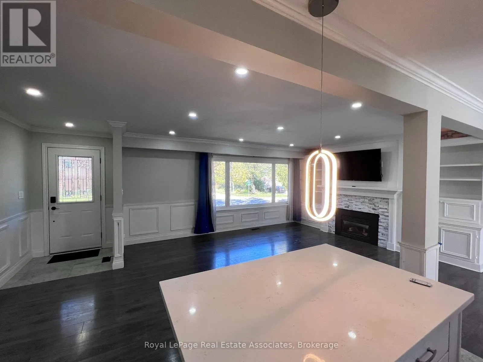 UPPER - 222 COLUMBIA DRIVE