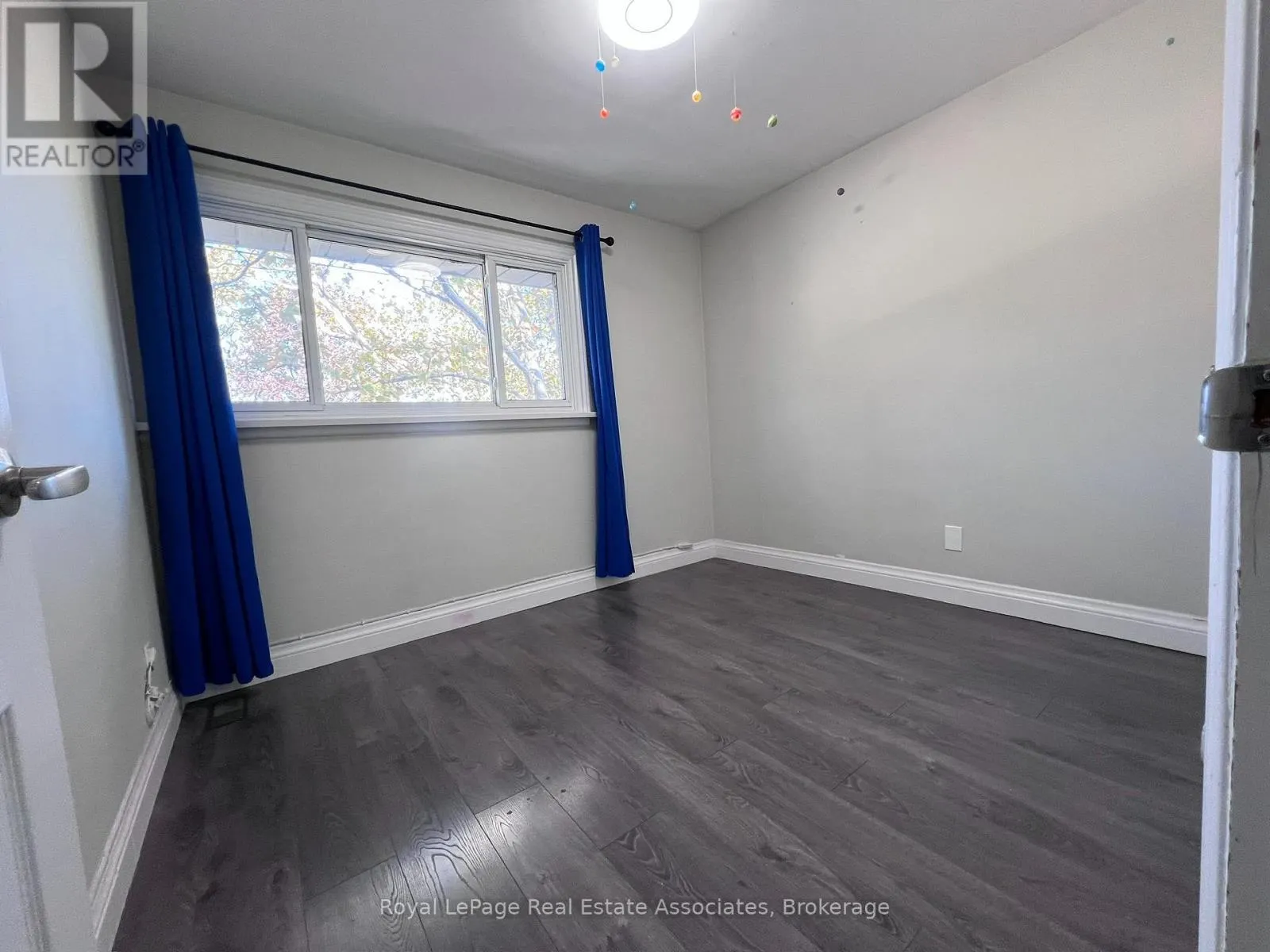 UPPER - 222 COLUMBIA DRIVE